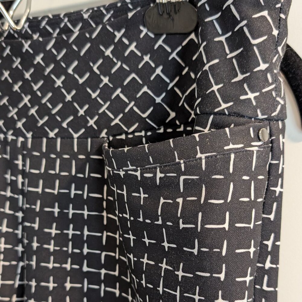 Stretchy Patterned Cropped Golf Pants - Picture 2 of 8